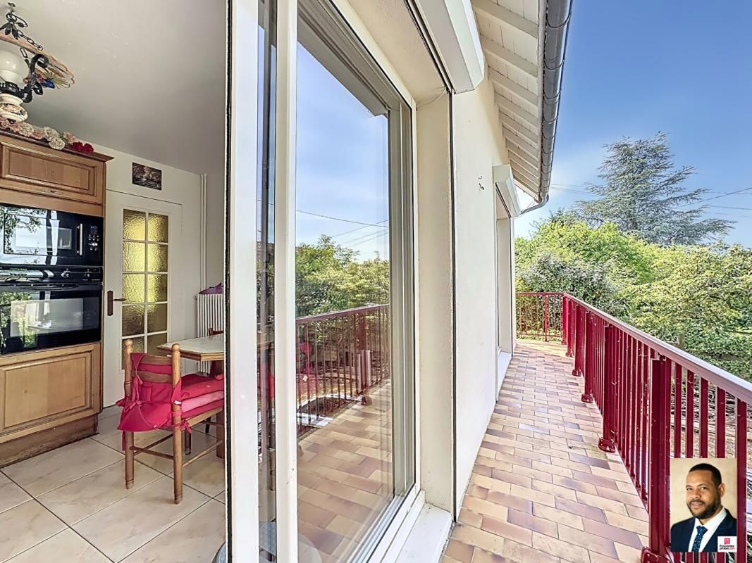 CHAMPIGNY-SUR-MARNE 200m² de maison familiale 7P avec jardin sous-sol total et véranda 4
