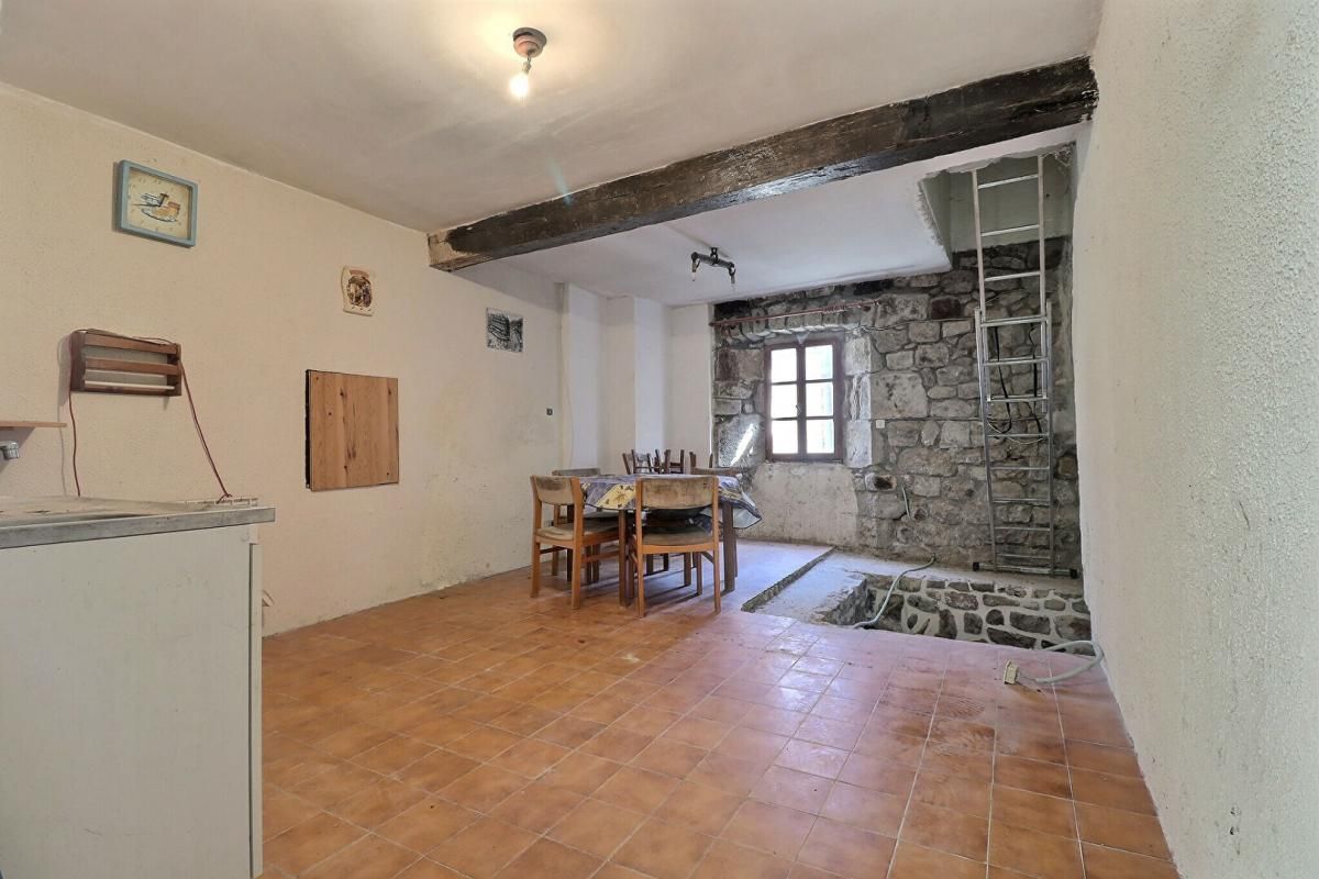 BURZET Burzet, maison de village 4
