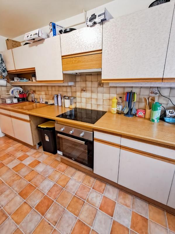 CHALONS-EN-CHAMPAGNE Appartement Chalons En Champagne 3 pièce(s) 65 m2 RDC 2