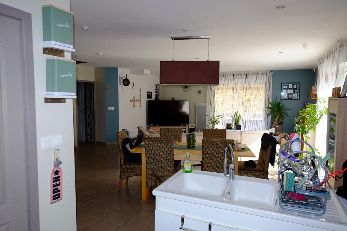 LIMERAY Grande maison familiale récente 4 chambres 3