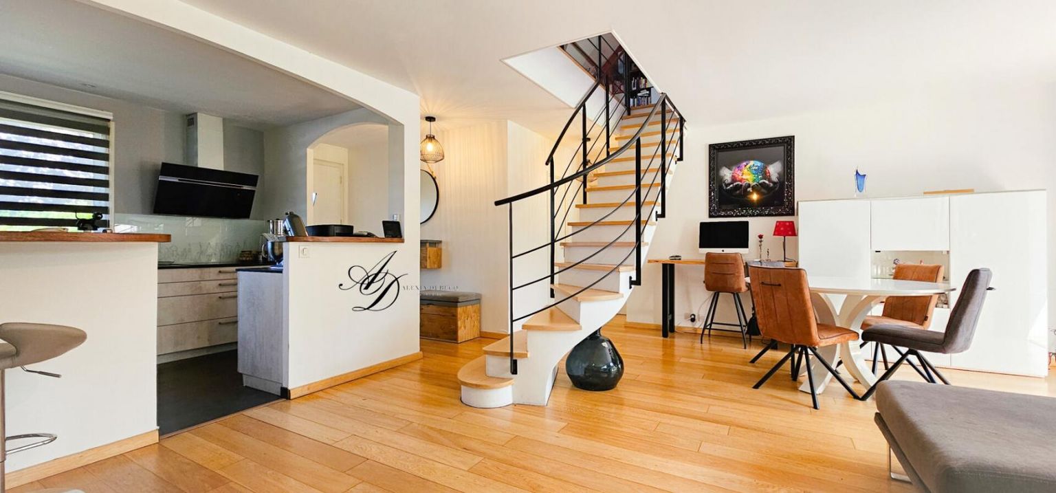 CHELLES Maison familiale rénovée de 146 m² habitables Quartier résidentiel recherché à Chelles 3
