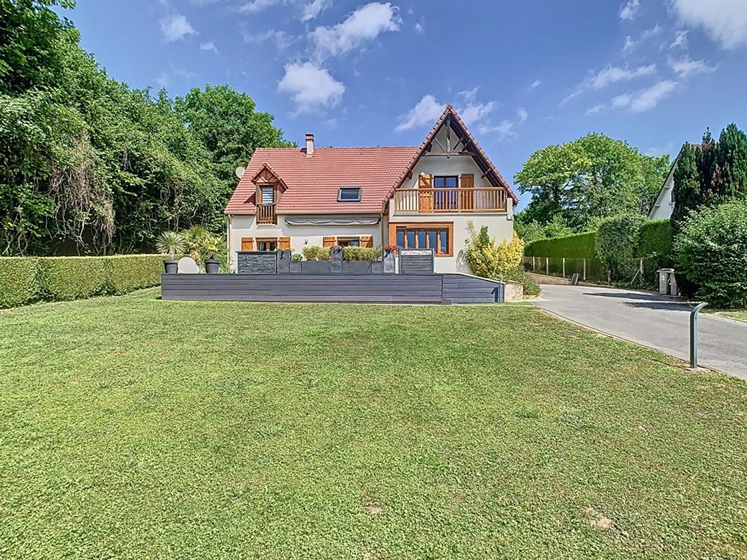 CAUFFRY PAVILLON INDEPENDANT  - 180M² - 4 CHAMBRES - 2 BUREAUX - 1 DOUBLE GARAGE - 2 GRANDES DEPENDANCES - JARDIN - 60290 CAUFFRY 1