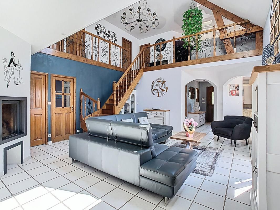 CAUFFRY PAVILLON INDEPENDANT  - 180M² - 4 CHAMBRES - 2 BUREAUX - 1 DOUBLE GARAGE - 2 GRANDES DEPENDANCES - JARDIN - 60290 CAUFFRY 3