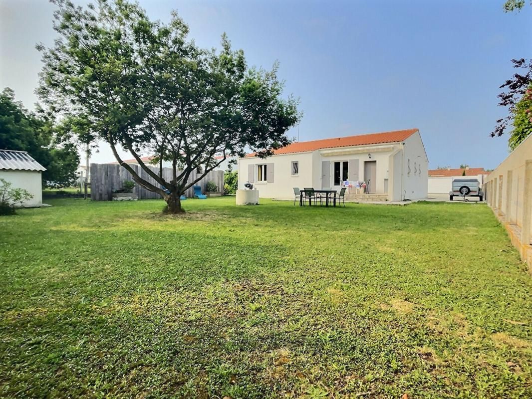 LE CHATEAU-D'OLERON 17480 -Maison 119 m² environ 5 Pièce(s)-Le Château d'Oléron-Charente Maritime - 2