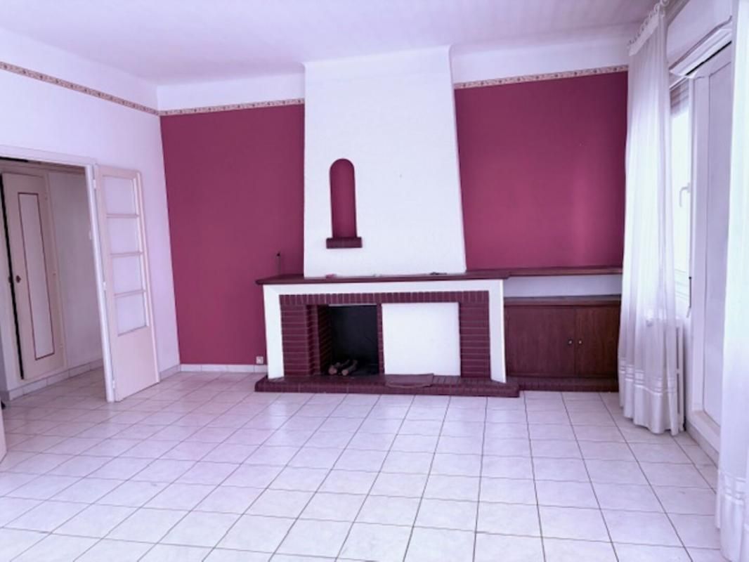 PERPIGNAN Appartement   -  Deuxième  étage - Surf hab  125m²  - Copropriété de 03 lots -  Proche centre ville de Perpignan 2