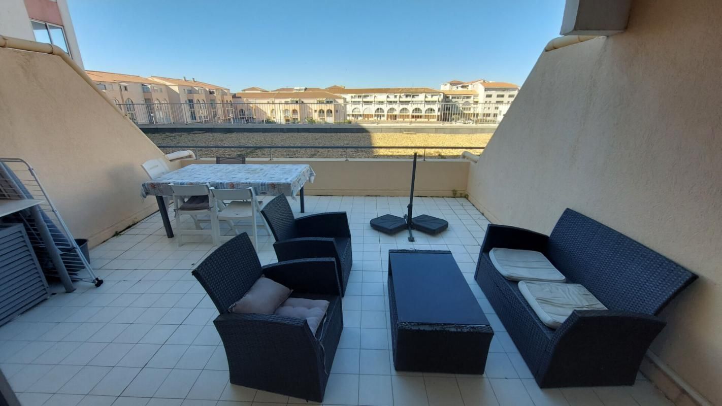 SETE T2 meublé + Terrasse Quartier des quilles 2