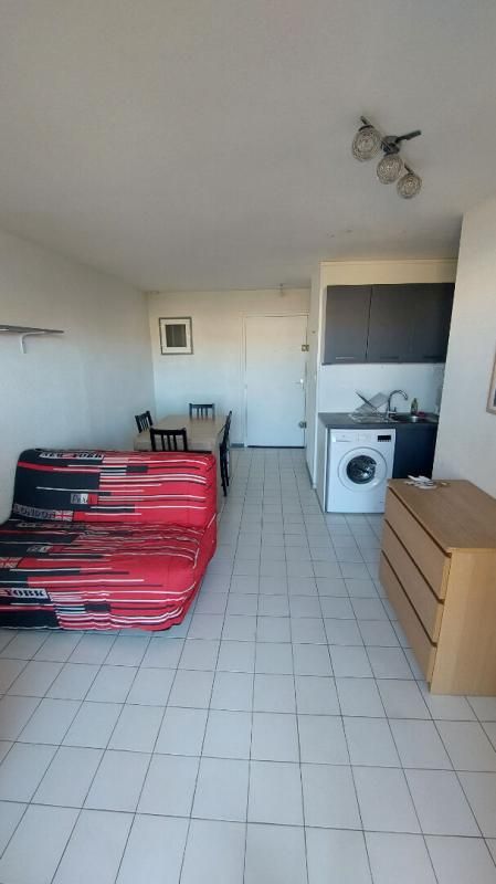 SETE T2 meublé + Terrasse Quartier des quilles 4