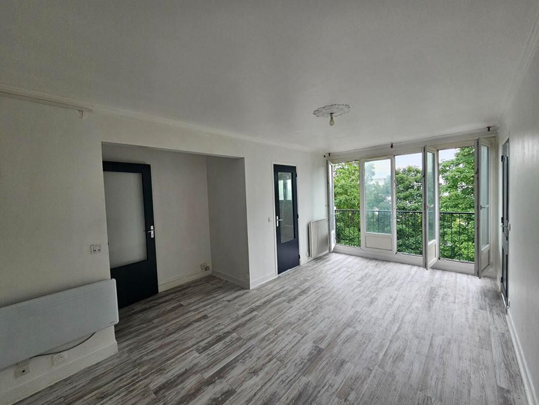VILLIERS-LE-BEL Appartement Villiers Le Bel 2 pièces 45 m2 2