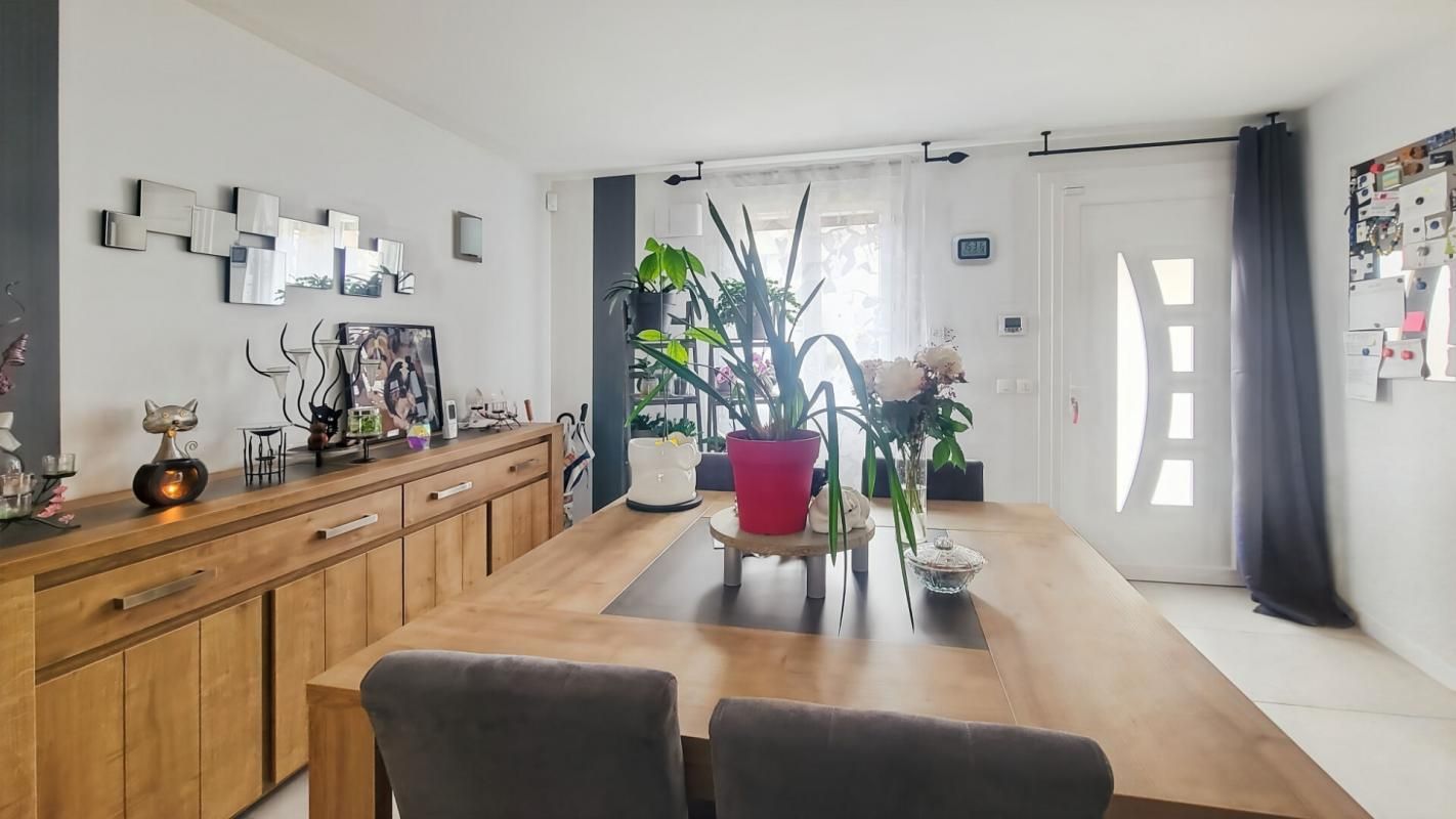 CHELLES À VENDRE A CHELLES CHANTEREINE MAISON FAMILIALE EN PARFAIT ÉTAT AVEC JARDIN ET GARAGE 1