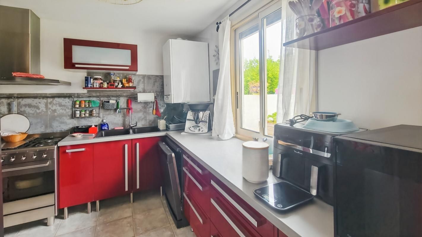 CHELLES À VENDRE A CHELLES CHANTEREINE MAISON FAMILIALE EN PARFAIT ÉTAT AVEC JARDIN ET GARAGE 2