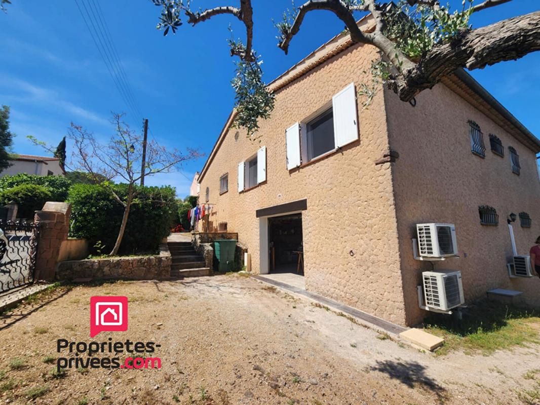 ROQUEBRUNE-SUR-ARGENS Villa Roquebrune-Sur-Argens 208 m2- Plusieurs habitations possibles ou grande maison familiale! 1