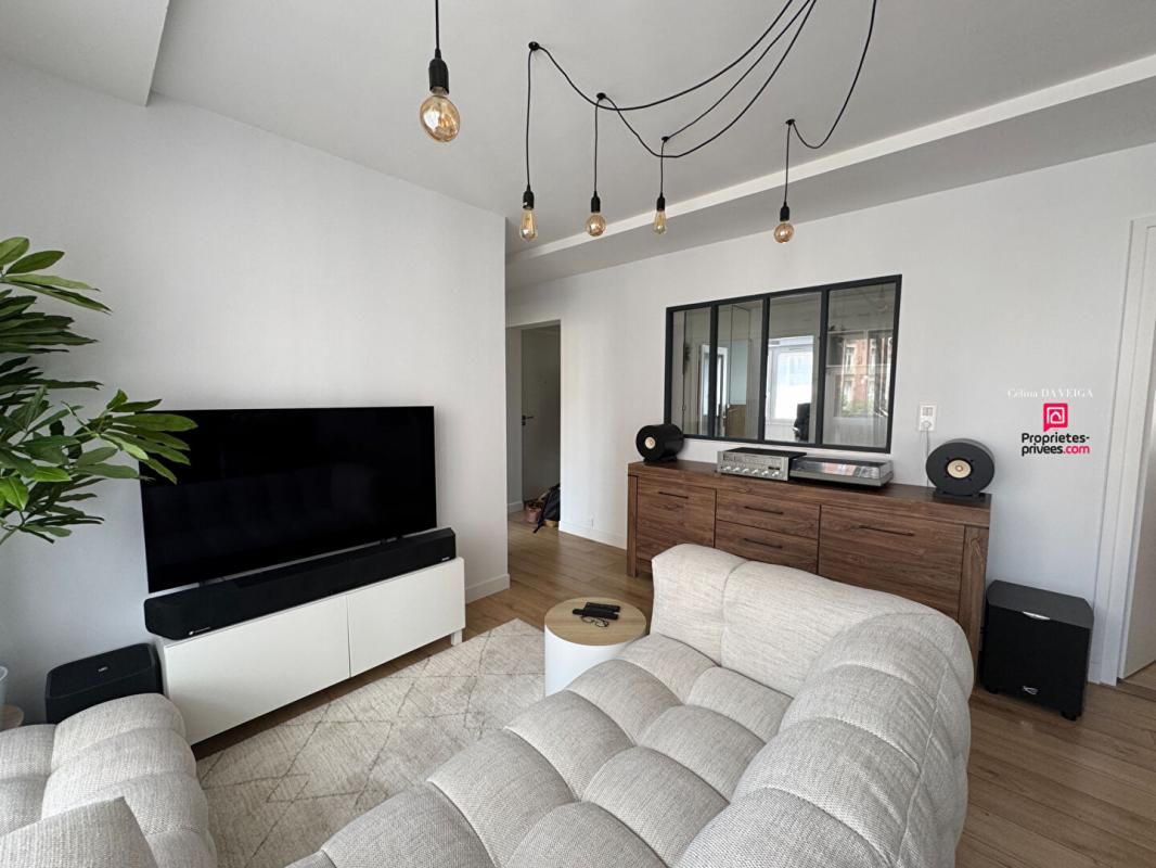 Appartement lumineux 109 m2 au coeur de Lille, 4 chambres+ Balcon