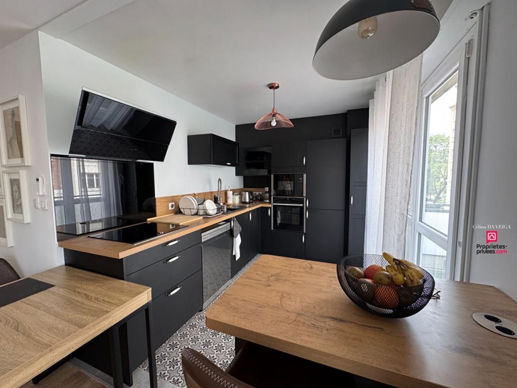 LILLE Appartement lumineux 109 m2 au coeur de Lille, 4 chambres+ Balcon 2