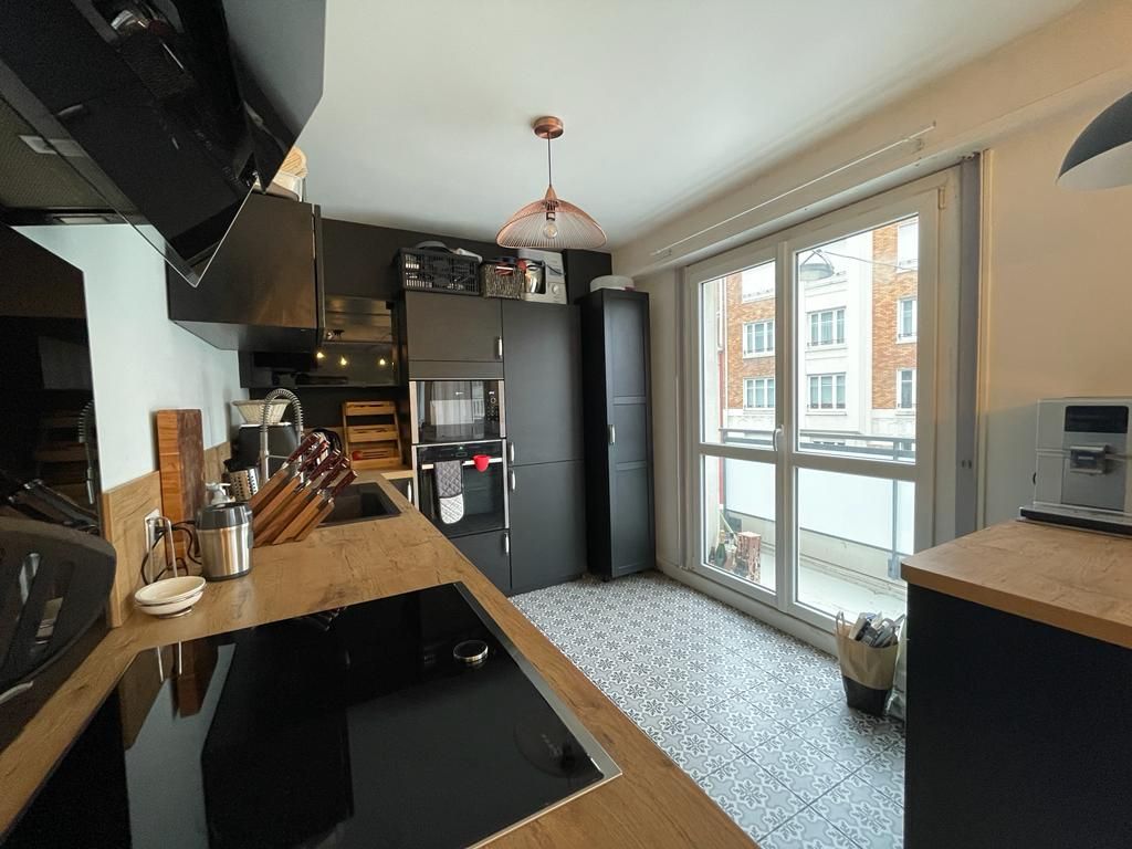 LILLE Appartement lumineux 109 m2 au coeur de Lille, 4 chambres+ Balcon 3
