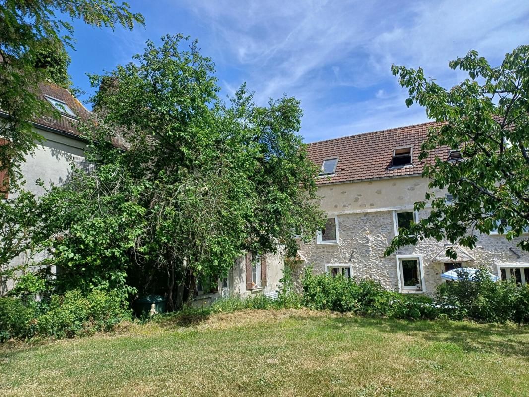 PONTOISE COPROPRIETE AVEC 2 MAISONS 2
