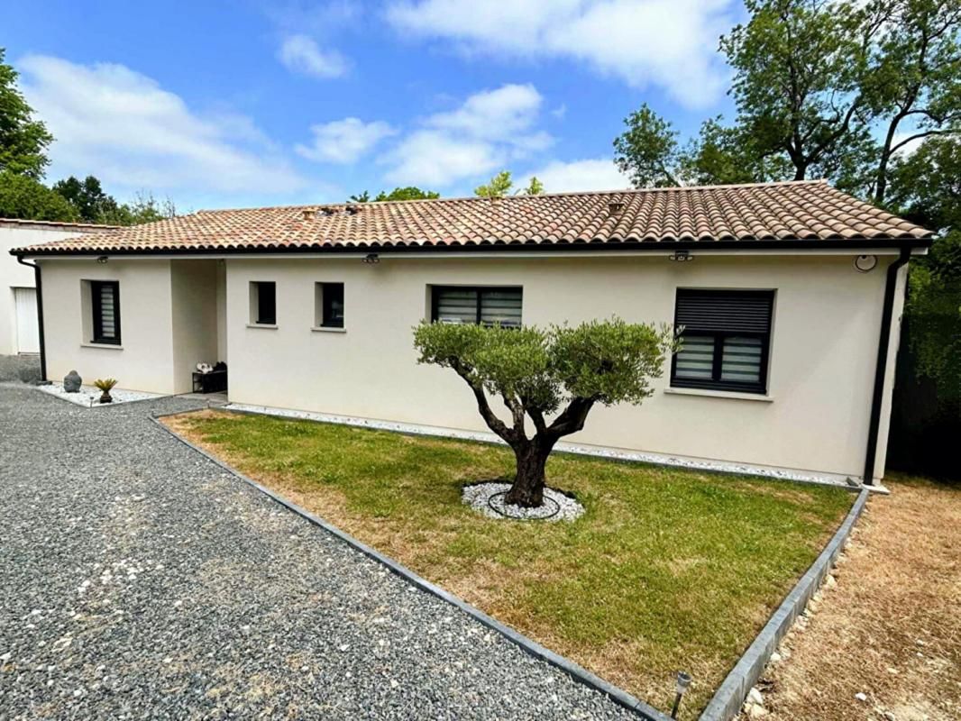 Maison plain-pied 5 pièce(s) 120 m2 - garage