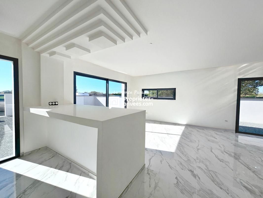 SAINT-MEDARD-DE-GUIZIERES Maison moderne 145m² avec garage, jardin 2