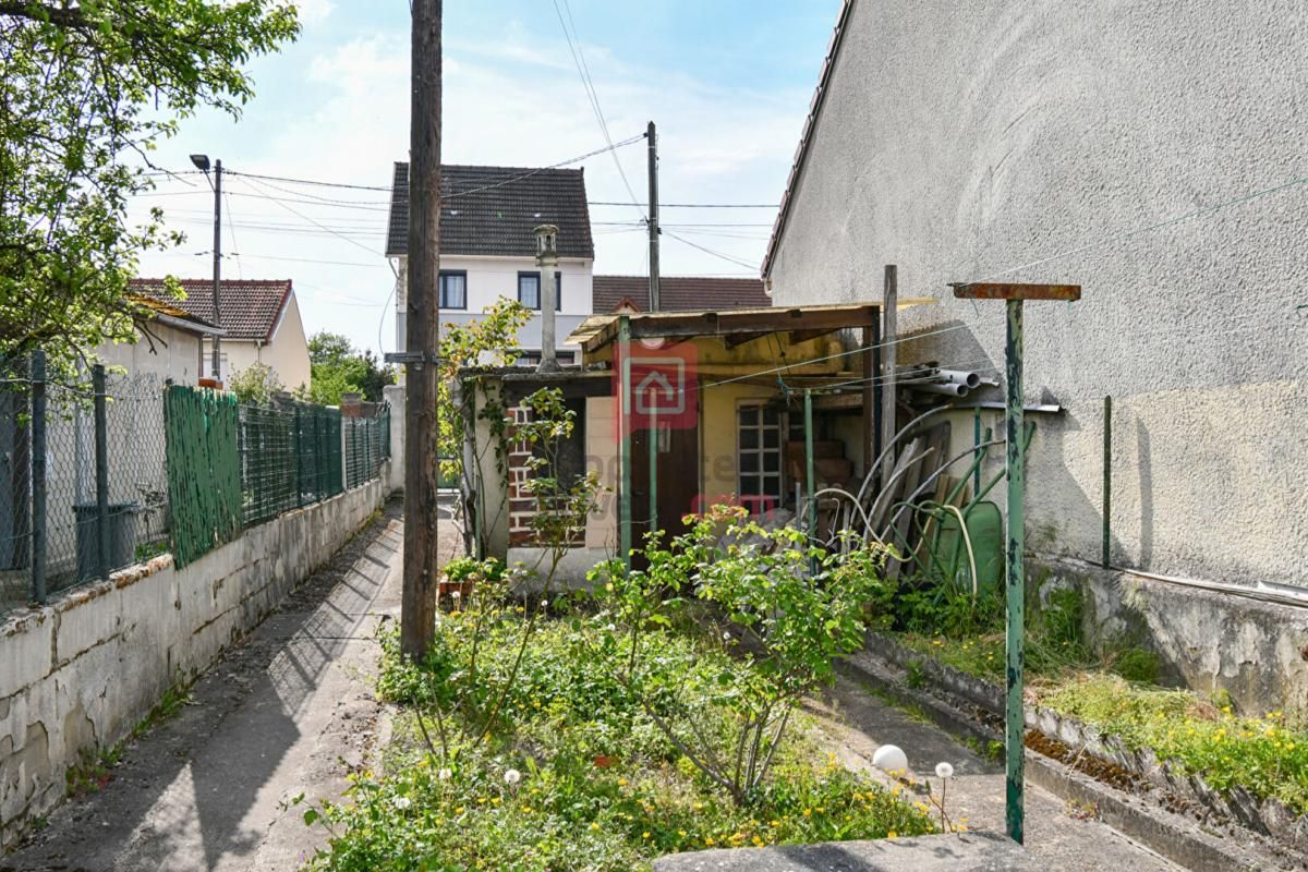 TREMBLAY-EN-FRANCE Maison 4 Pièces avec jardin,véranda et garage à Tremblay-en-France 2