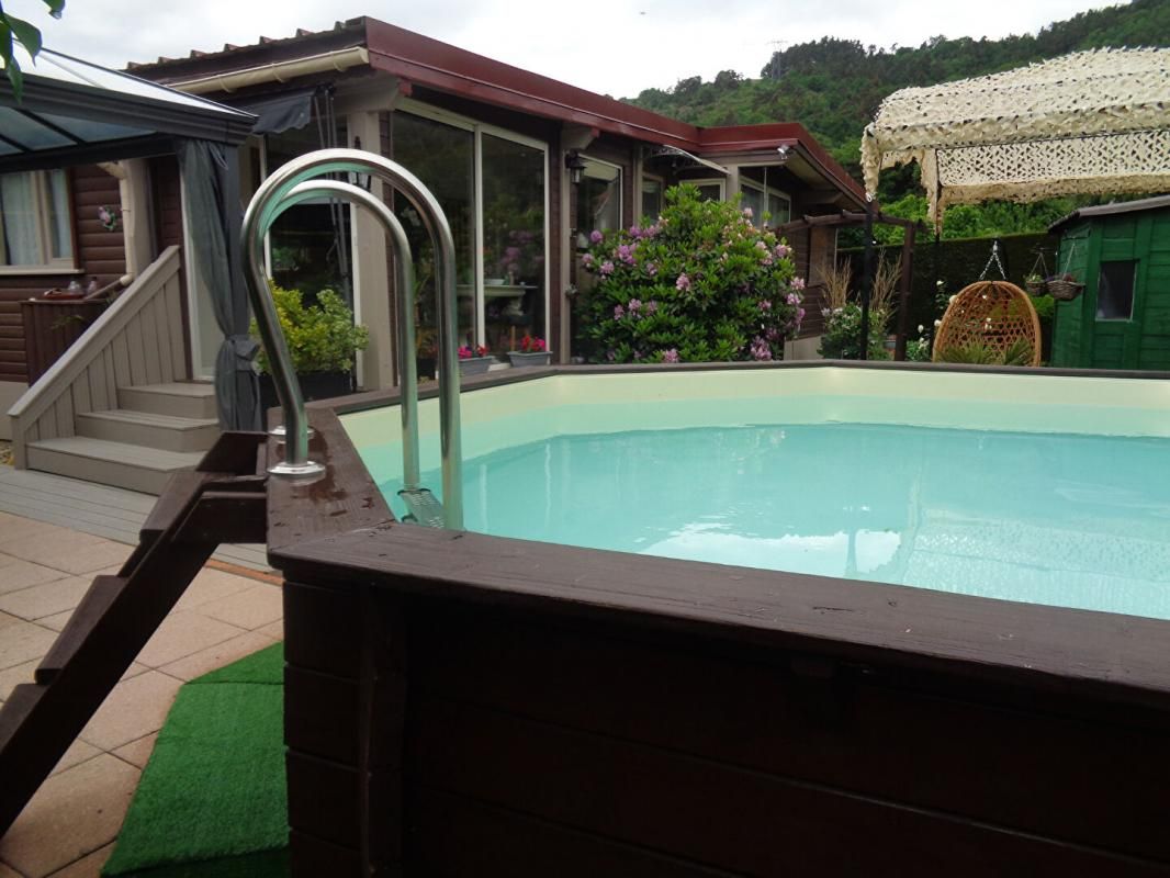 BEAUZAC Beauzac(43), chalet de 70 m2 habitables, 2 chambres sur 700 m2 de terrain + piscine hors sol 1