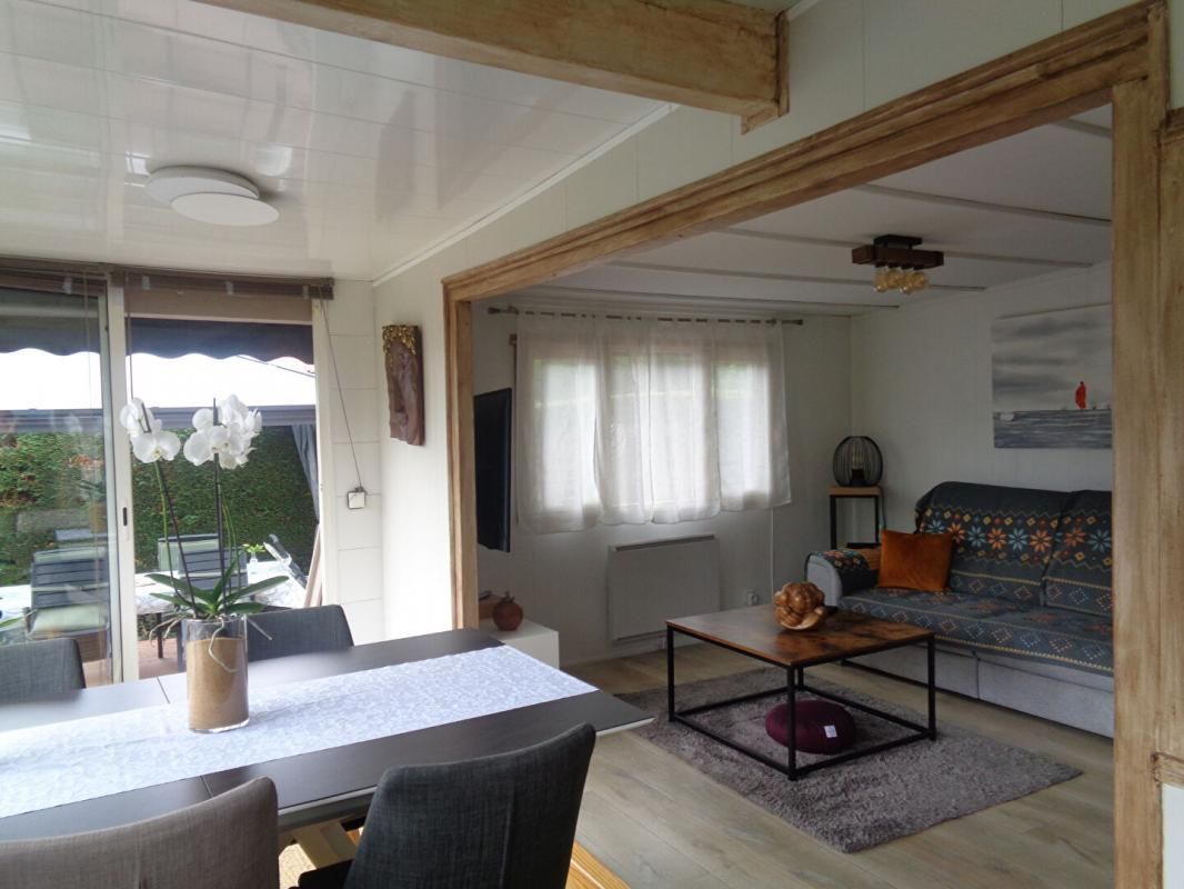 BEAUZAC Beauzac(43), chalet de 70 m2 habitables, 2 chambres sur 700 m2 de terrain + piscine hors sol 4