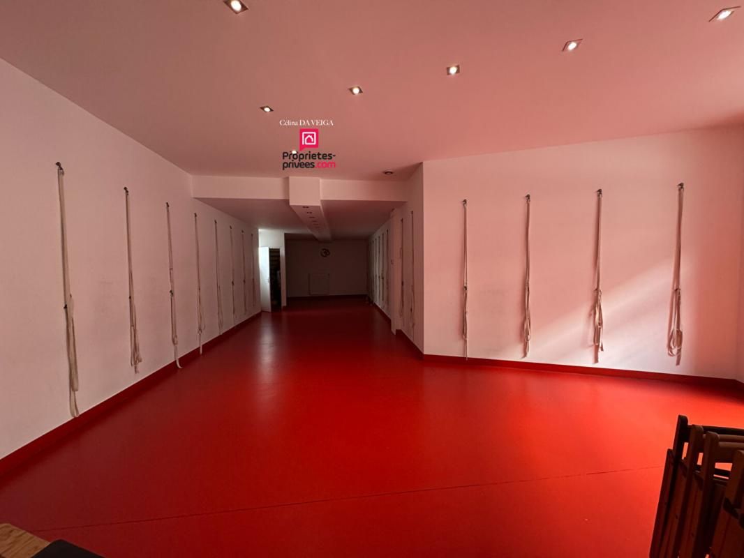 LILLE LILLE - Local commercial 120 m² , idéal investissement locatif au coeur de LILLE ! 1