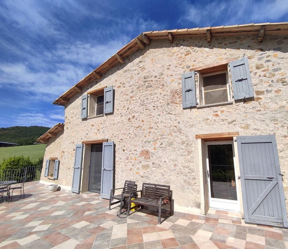THOARD Maison en Pierre de caractére 4