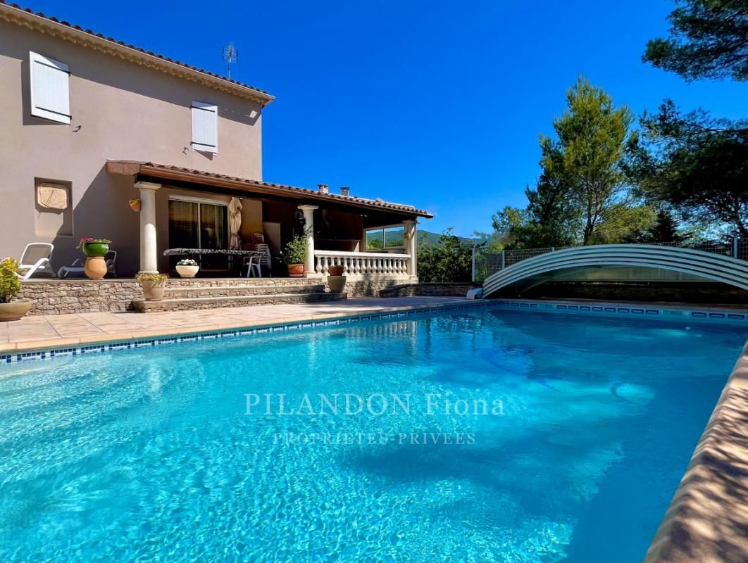 LAURIS Villa de charme avec piscine et dépendance 2