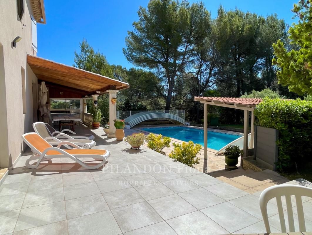 LAURIS Villa de charme avec piscine et dépendance 3