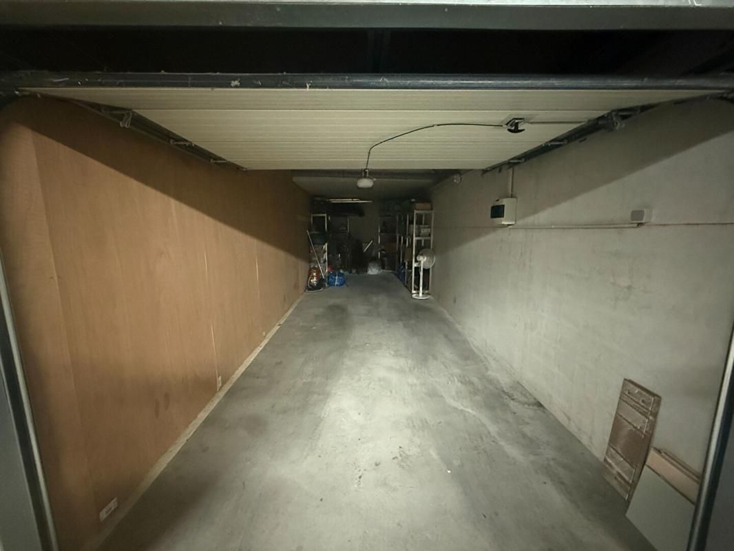 HYERES Garage à vendre 23 m² Résidence récente et sécurisée 2