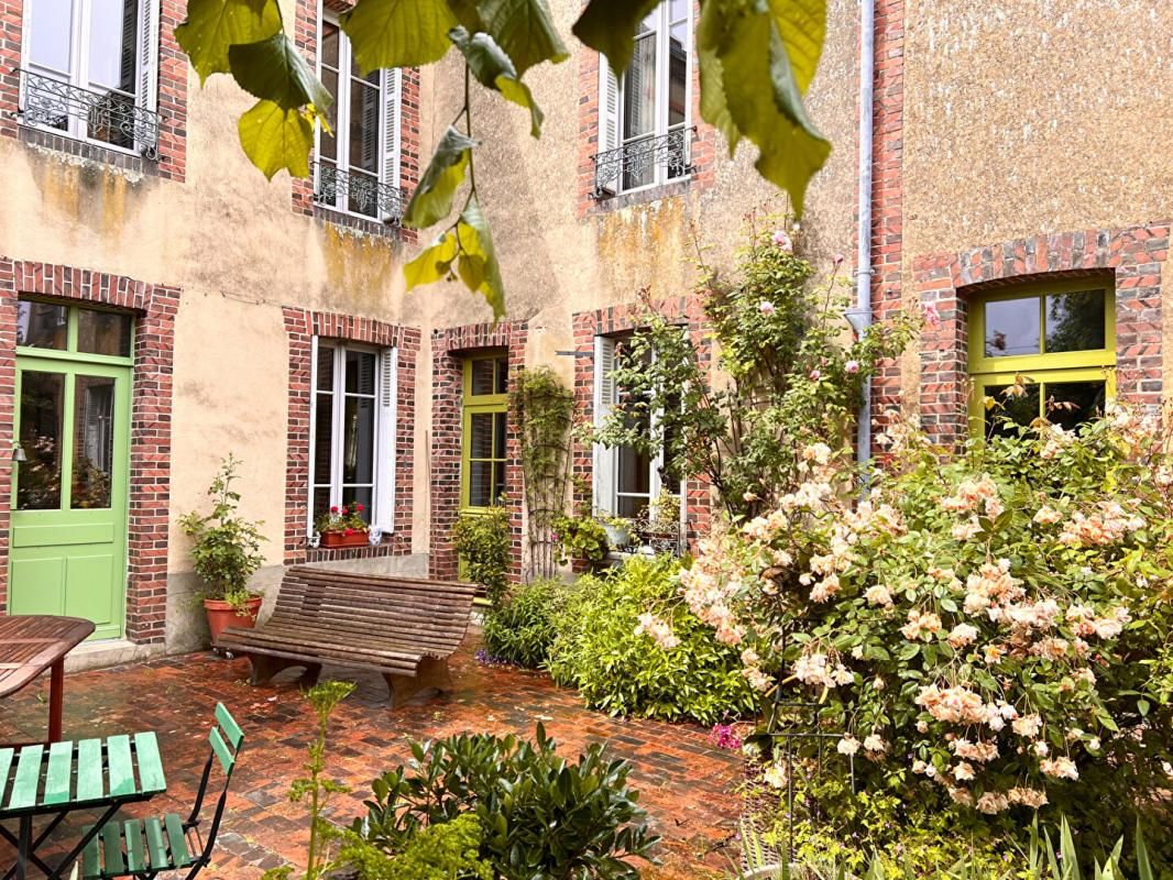 MONDOUBLEAU MAISON DE CARACTERE 175 M2 TGV VENDOME 20MN 2