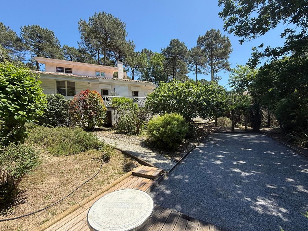 BISCARROSSE Villa Biscarrosse golf 6 pièces garage et piscine 138 m2 3