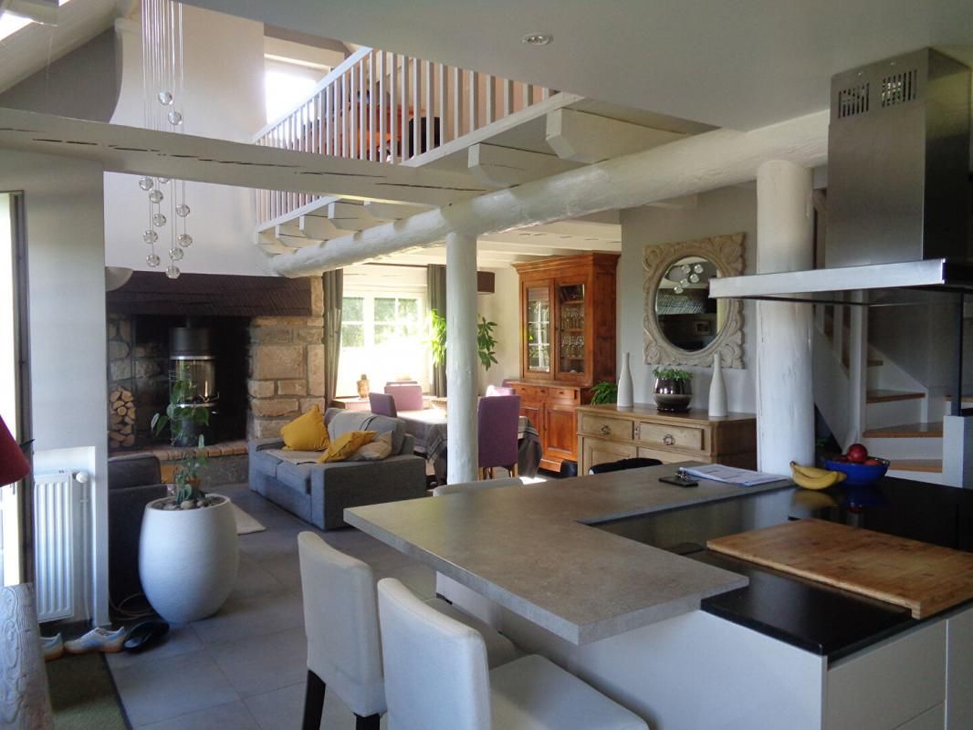 LE PERTUIS Le Pertuis(43), maison de 120 m2 habitables, 3 chambres, piscine sur 3.444 m2 de terrain 2