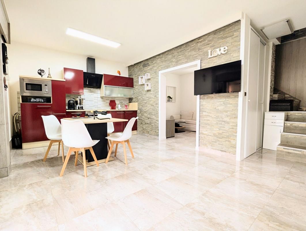 VAULX-EN-VELIN Maison de 4 pièce(s) 92 m2 - Vaulx En Velin Secteur Pont des Planches 3