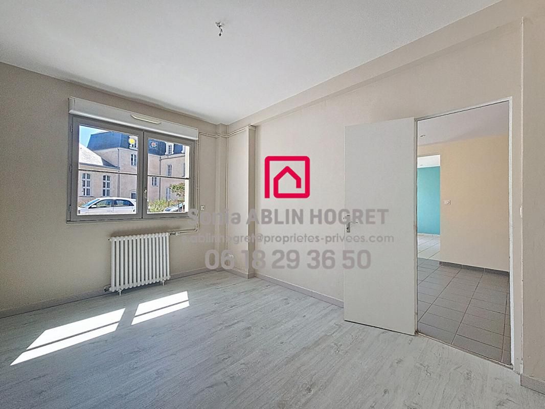 CRAON Maison de ville  3 chambres avec garage et terrasse 3