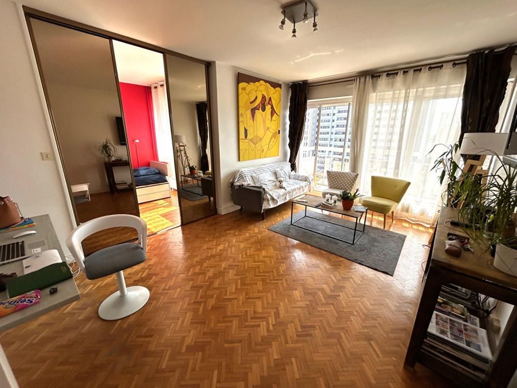 PARIS-15E-ARRONDISSEMENT 2 pièces avec balcon et vue dégagée 2