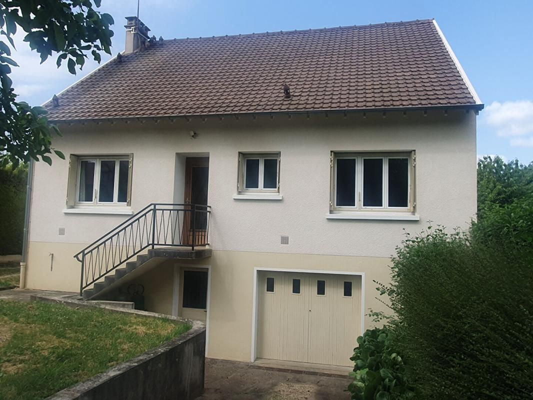 SAINTRY-SUR-SEINE Maison Saintry Sur Seine 6 pièce(s) 130 m2 2