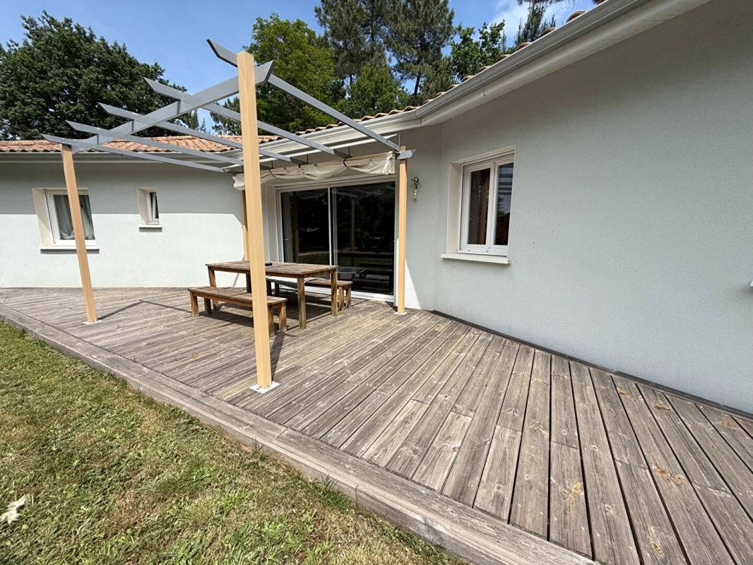 SALLES MAISON 3CH+BUREAU ET GARAGE SUR 1550M² DE TERRAIN 2