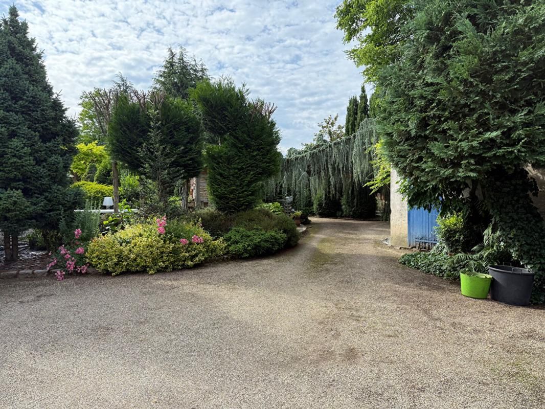 SAINT-MARCEL longère de prestige avec parc crée par un maitre artisan paysagé Saint Marcel 8 pièce(s) 278 m2 2