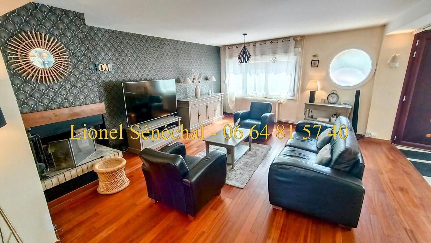 LE MANS Maison de ville 13 pièces de 200 m2 quartier Le Pré / Madeleine 3