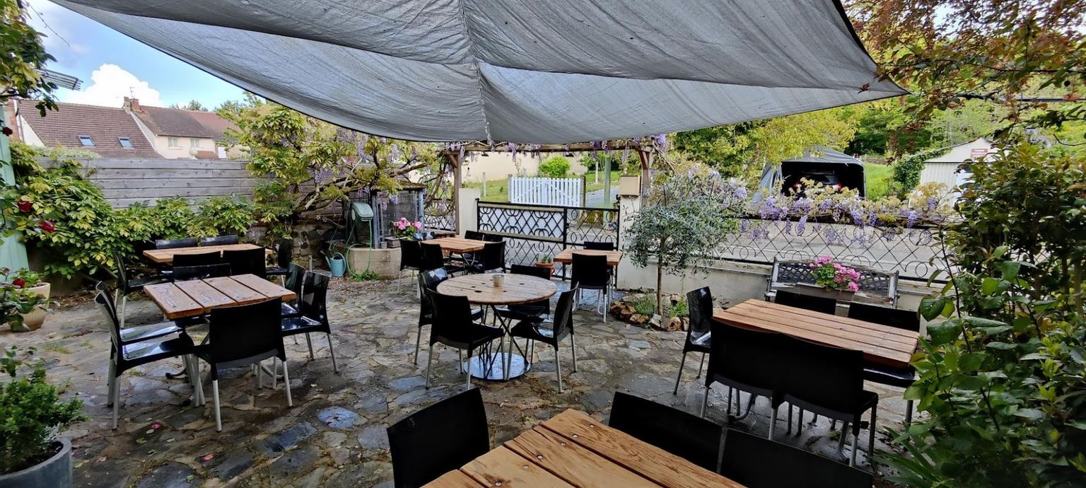 EGUZON-CHANTOME Maison Eguzon Chantome 11 pièce(s) 315 m2 3