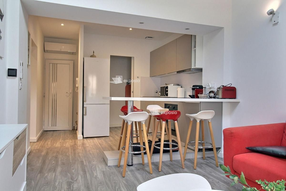 SANARY-SUR-MER Appartement 3 pièces au coeur du Port de Sanary 52 m² 3