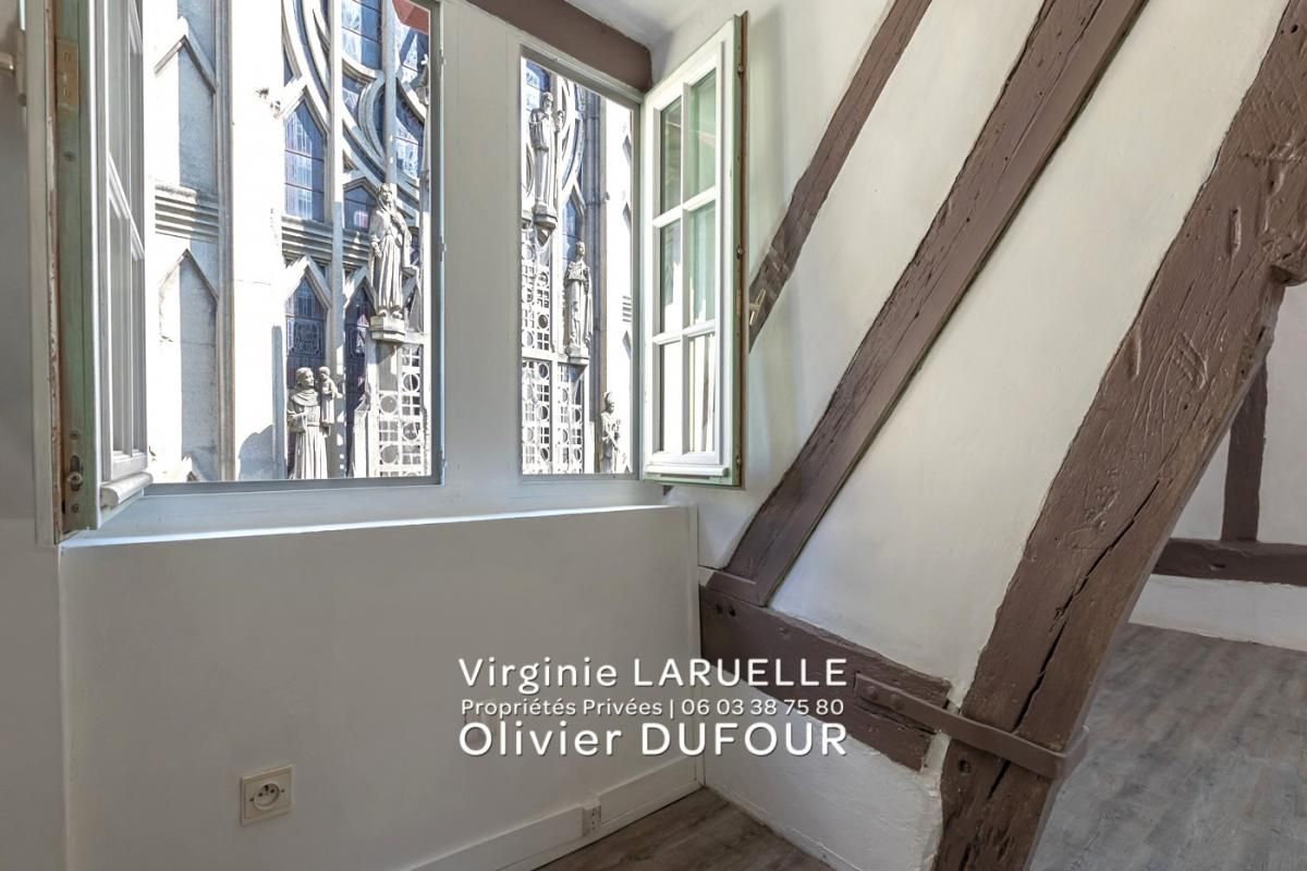 ROUEN Appartement 2 pièces de caractère au calme avec vue sur l'église Saint-Nicaise 4