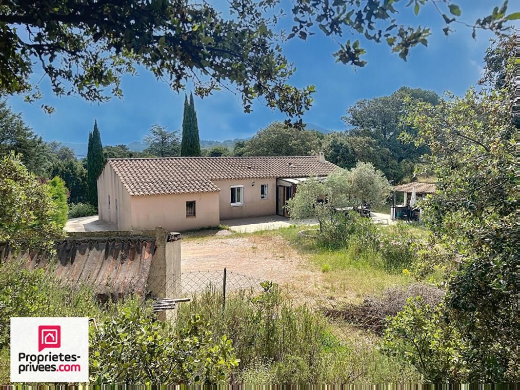 RIANS Villa T4/5 sur 1500 m² au calme à pied du village
