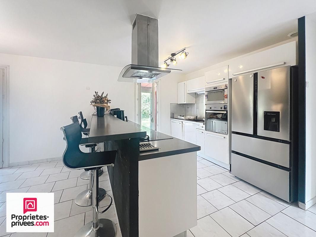 RIANS RIANS Villa T4/5 sur 1500 m² au calme à pied du village 4