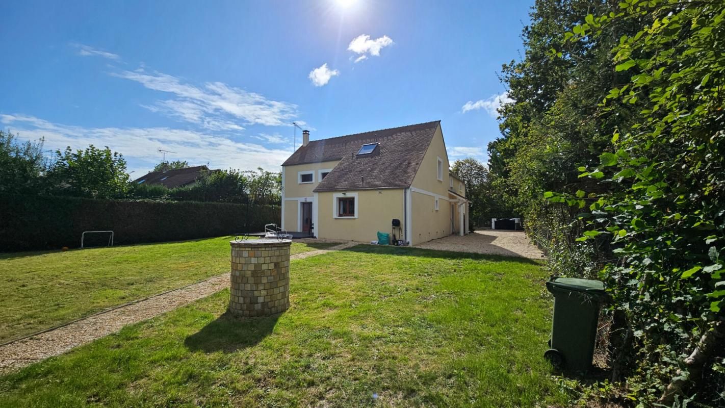 HOUDAN Houdan 7 mn / Gambais 4 mn / Maison d'architecte 182 m2 / 4 chambres 2