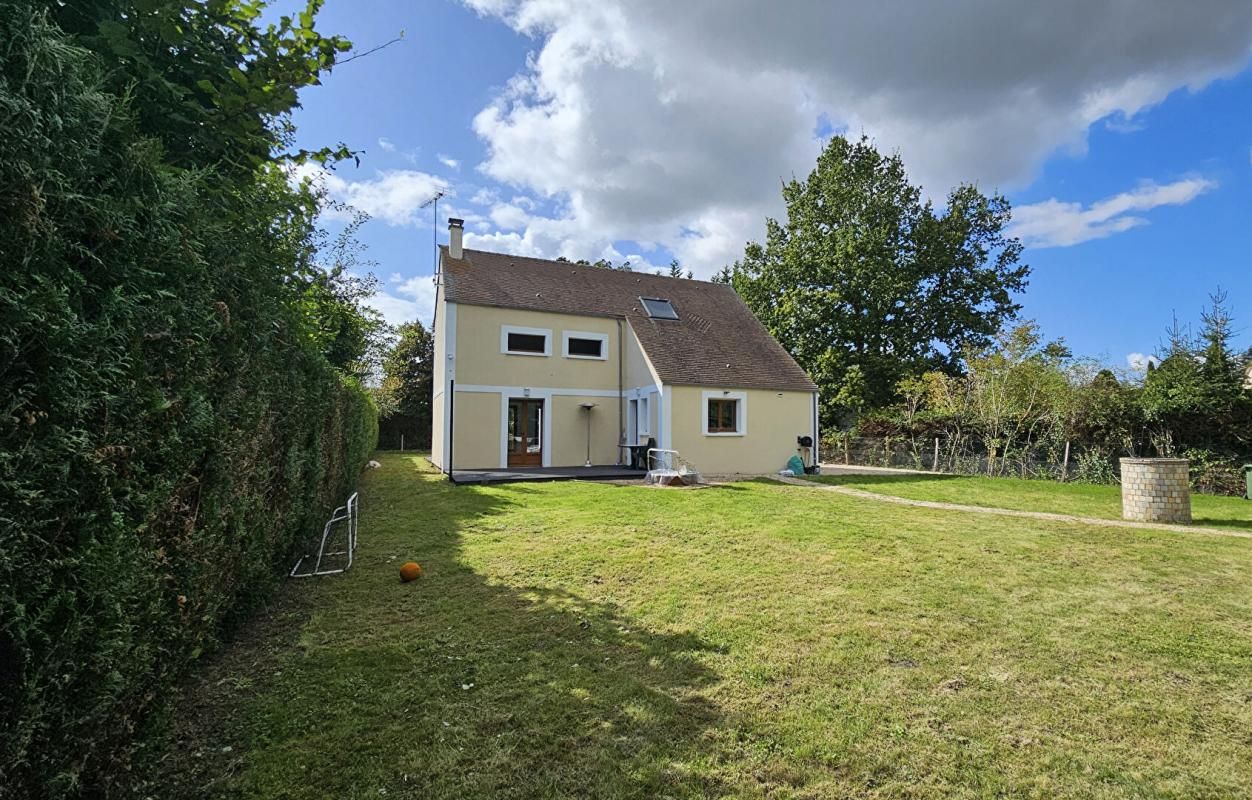 HOUDAN Houdan 7 mn / Gambais 4 mn / Maison d'architecte 182 m2 / 4 chambres 3