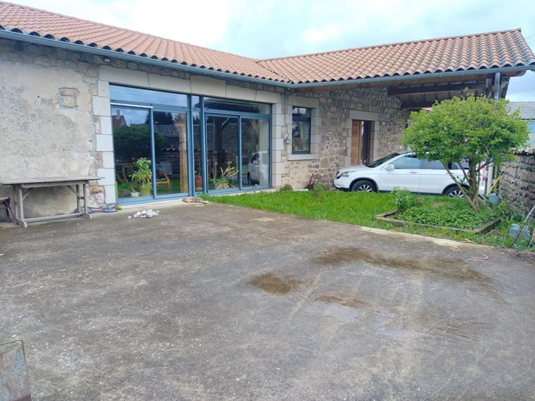 LANGOGNE Maison proche Langogne 7 pièce(s) 220 m2 2