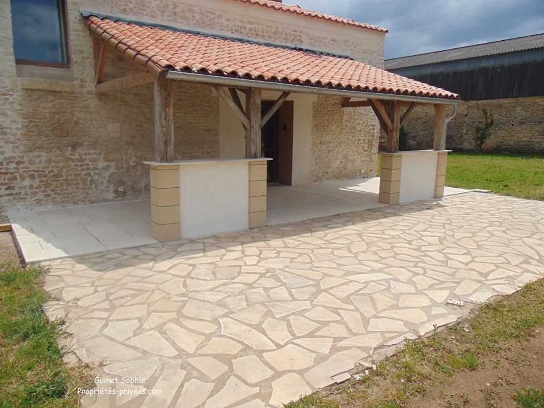 DOIX Maison Doix Les Fontaines 7 pièce(s) 200 m2 3