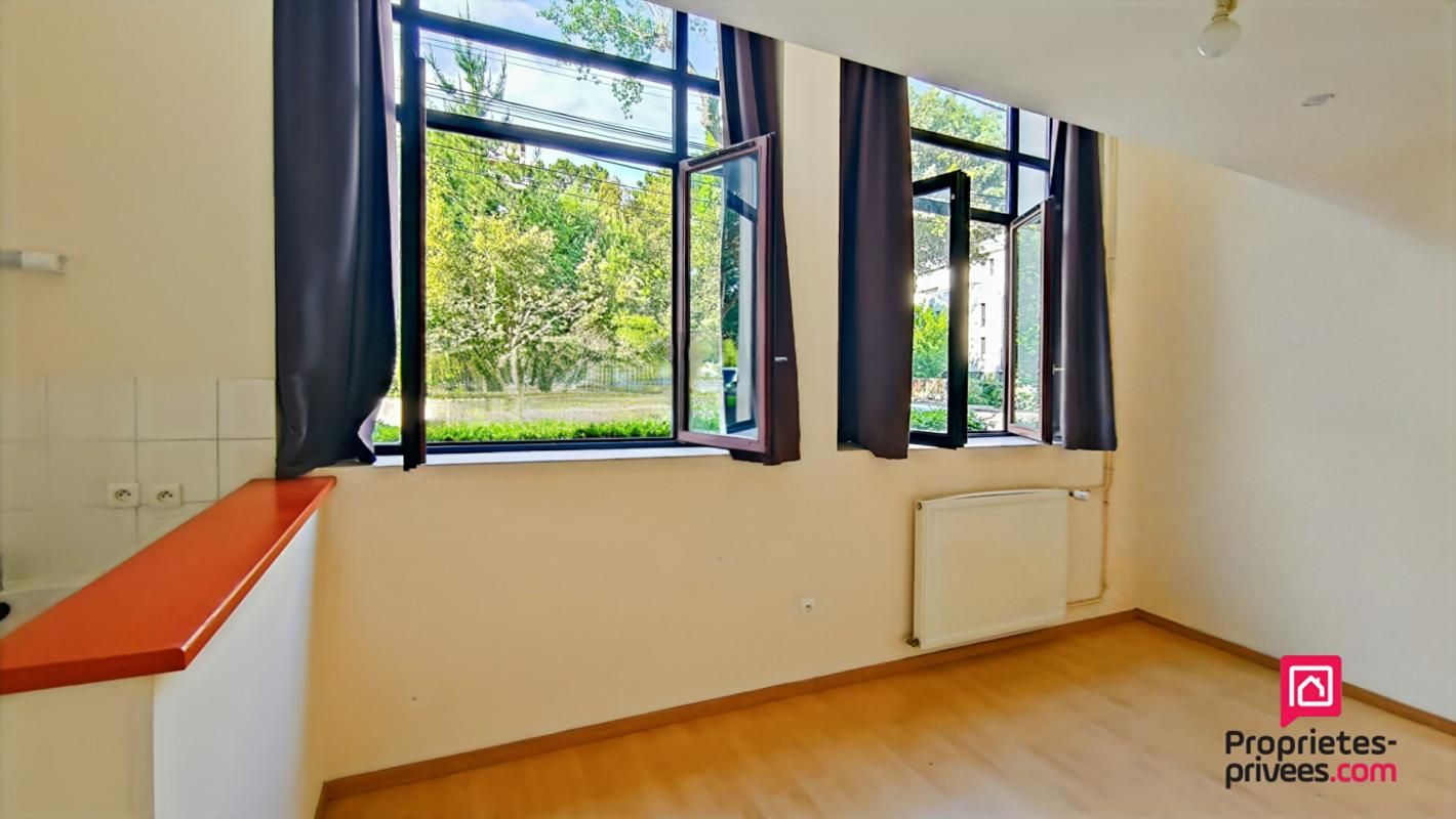 LA BAULE-ESCOUBLAC LA BAULE - QUARTIER LAJARRIGE- STUDIO 24 m2 - PARKING EXTERIEUR DOUBLE PROCHE GARE 2