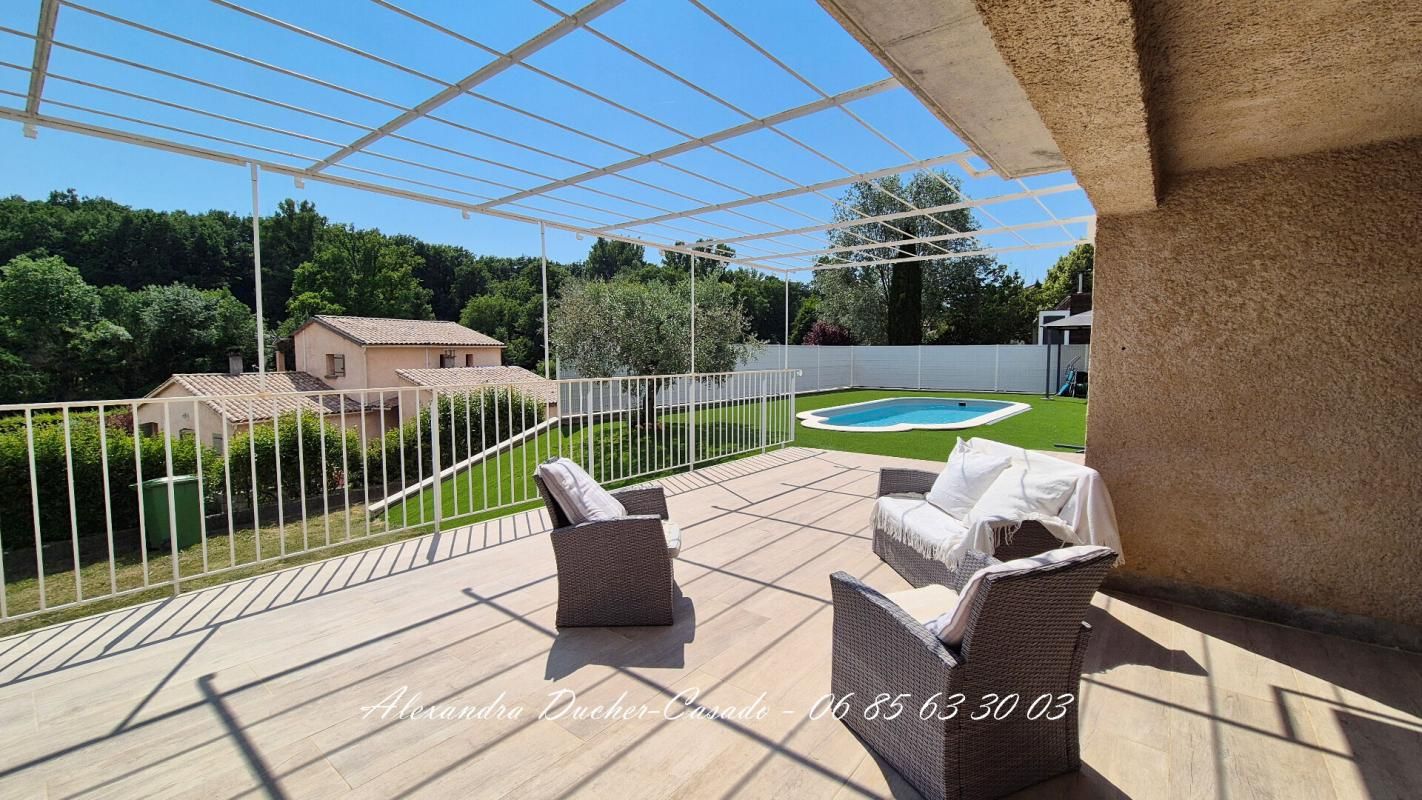 MIRABEAU Villa avec piscine 3